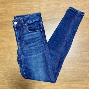 American Eagle High-Waisted Jegging